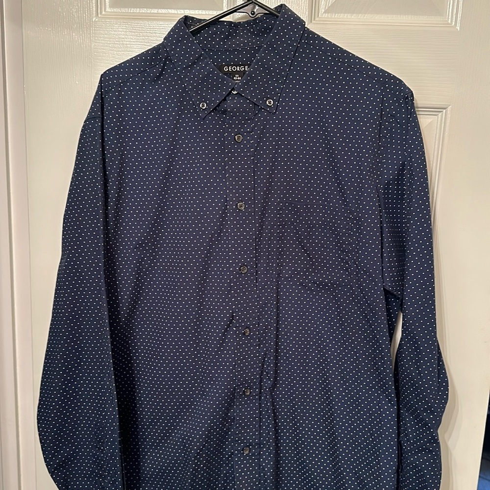 Men’s Blue Dot Button Down - Large 42-44